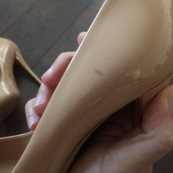 Yves Saint Laurent Patent Leather Pumps - Picture 6 of 7